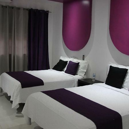 Hotel Dluxe 산 후안 데 로스 라고스 외부 사진