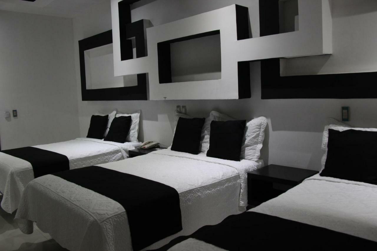 Hotel Dluxe 산 후안 데 로스 라고스 외부 사진
