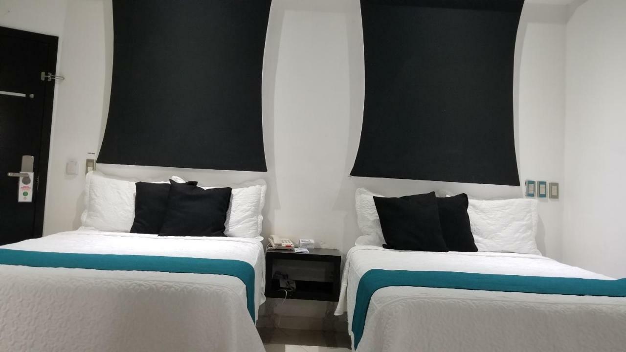 Hotel Dluxe 산 후안 데 로스 라고스 외부 사진