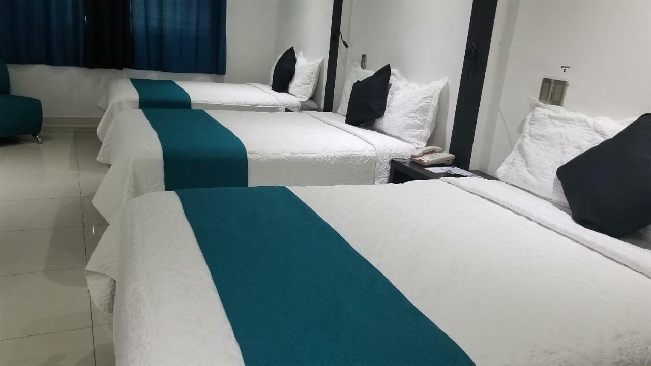 Hotel Dluxe 산 후안 데 로스 라고스 외부 사진