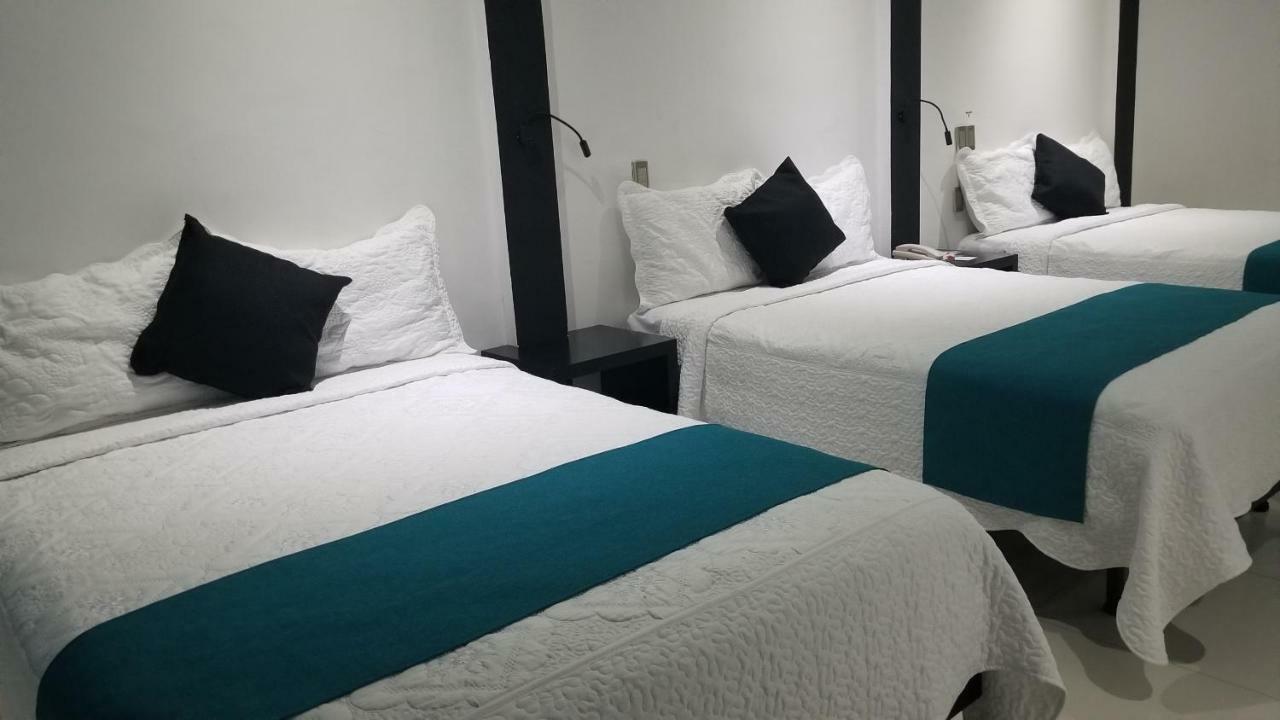 Hotel Dluxe 산 후안 데 로스 라고스 외부 사진