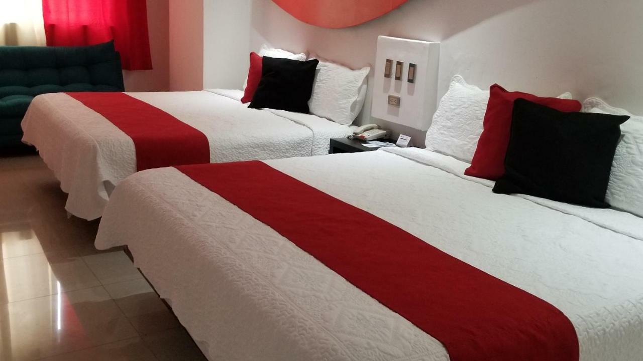 Hotel Dluxe 산 후안 데 로스 라고스 외부 사진