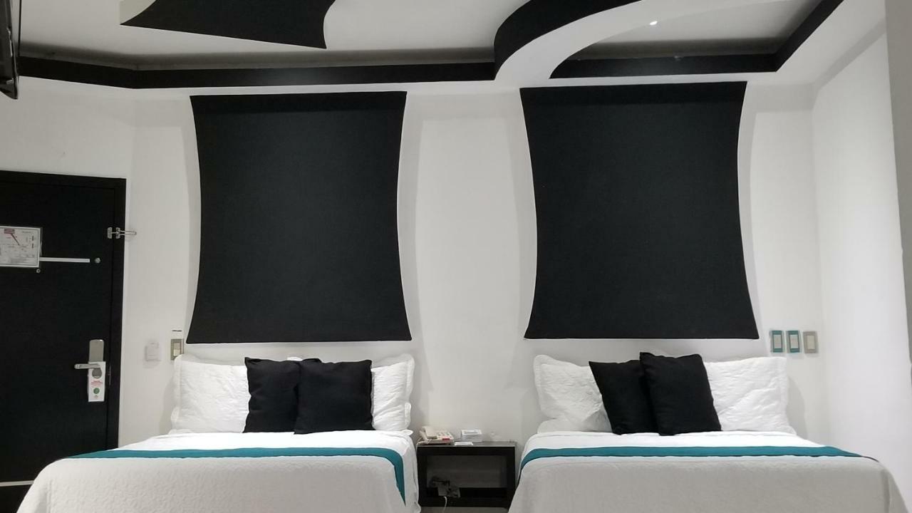 Hotel Dluxe 산 후안 데 로스 라고스 외부 사진