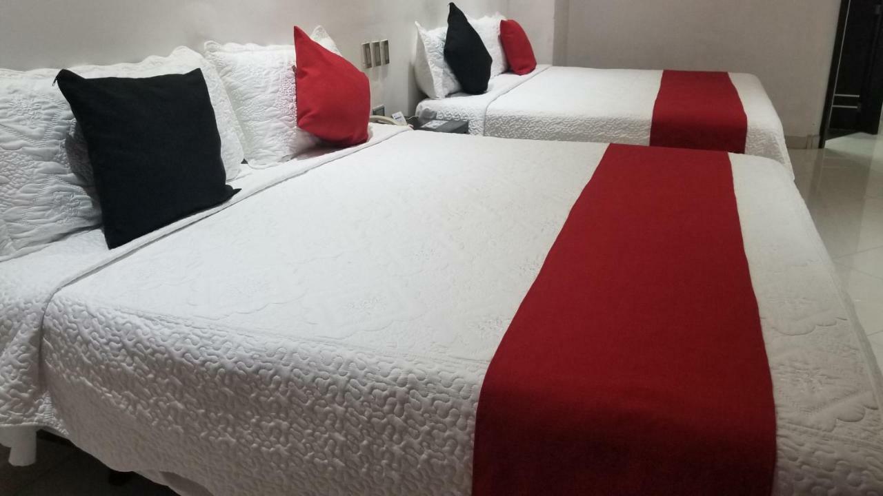 Hotel Dluxe 산 후안 데 로스 라고스 외부 사진