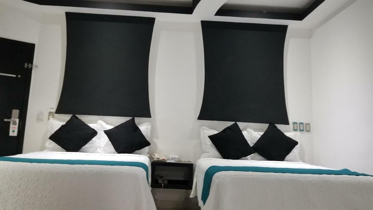 Hotel Dluxe 산 후안 데 로스 라고스 외부 사진