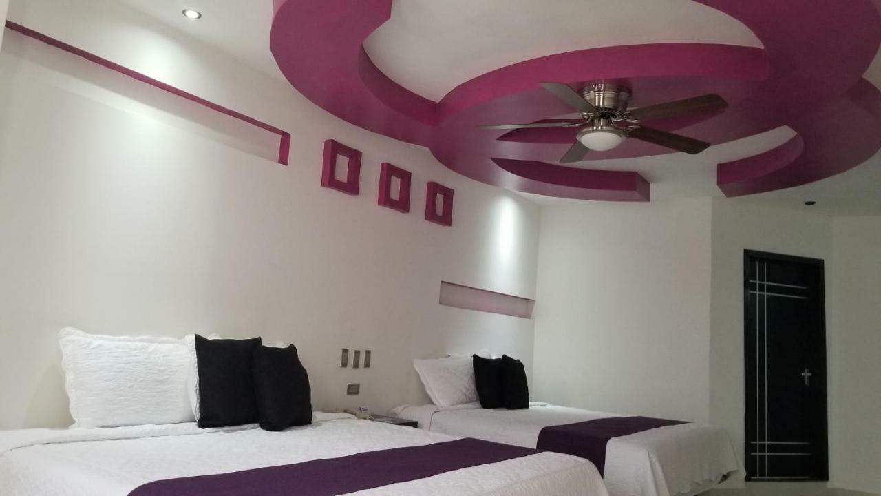 Hotel Dluxe 산 후안 데 로스 라고스 외부 사진